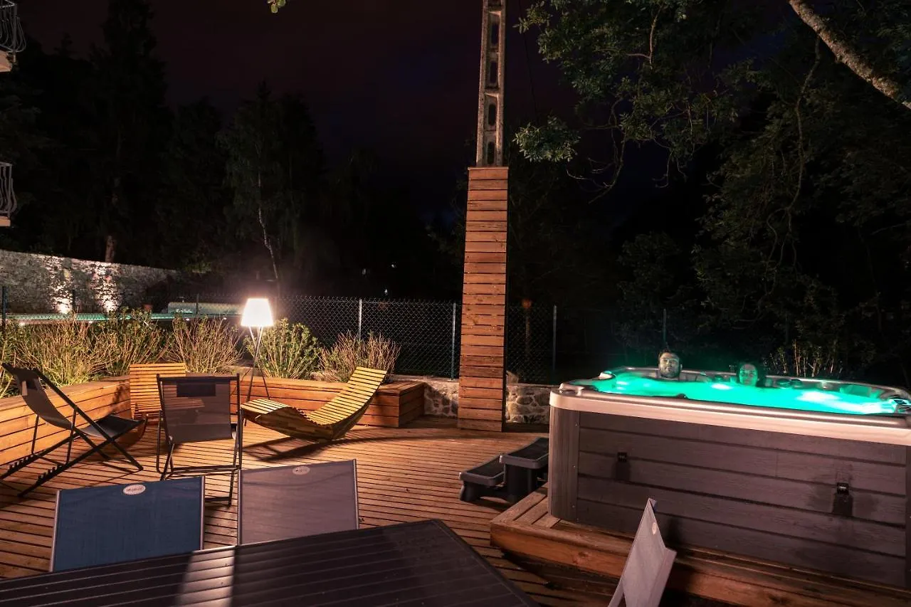 La Chapelle Moulin Traversee Par L'Eau Jacuzzi Piscine Classe 5 Etoiles Bourg-Argental 0*,  Fransa