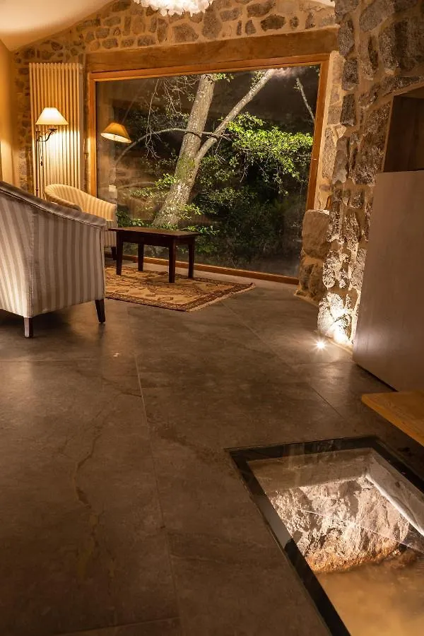 La Chapelle Moulin Traversee Par L'Eau Jacuzzi Piscine Classe 5 Etoiles Bourg-Argental Fransa